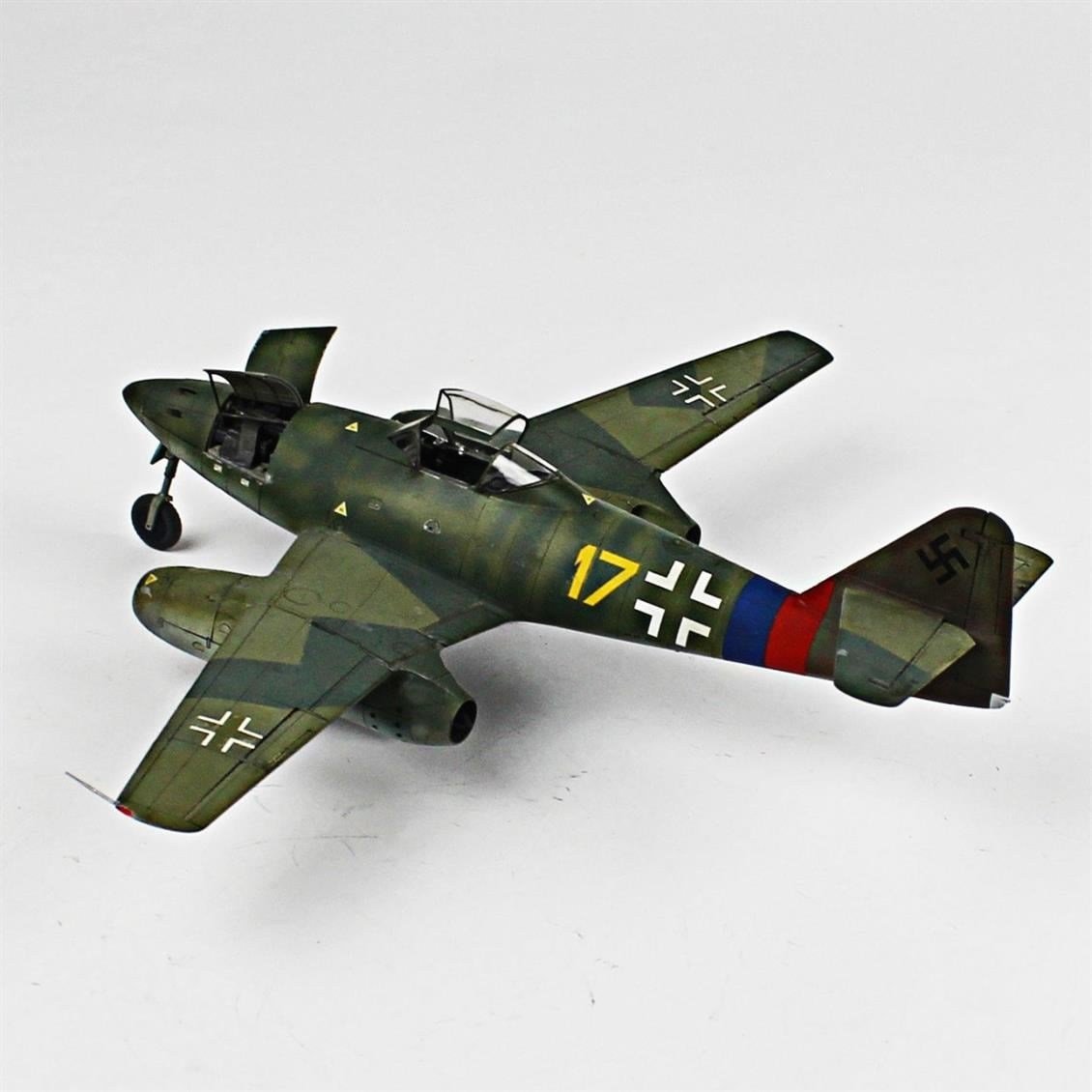 QD063 1/48 Messerschmitt Bf 262 Sergilemeye Hazır Plastik Uçak Modeli