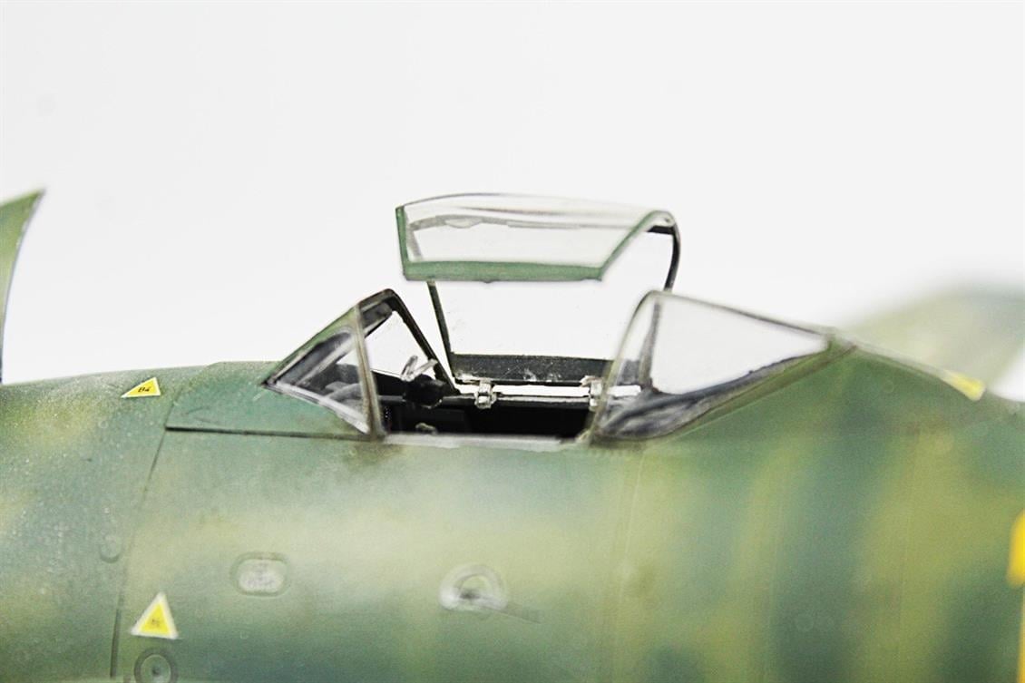 QD063 1/48 Messerschmitt Bf 262 Sergilemeye Hazır Plastik Uçak Modeli