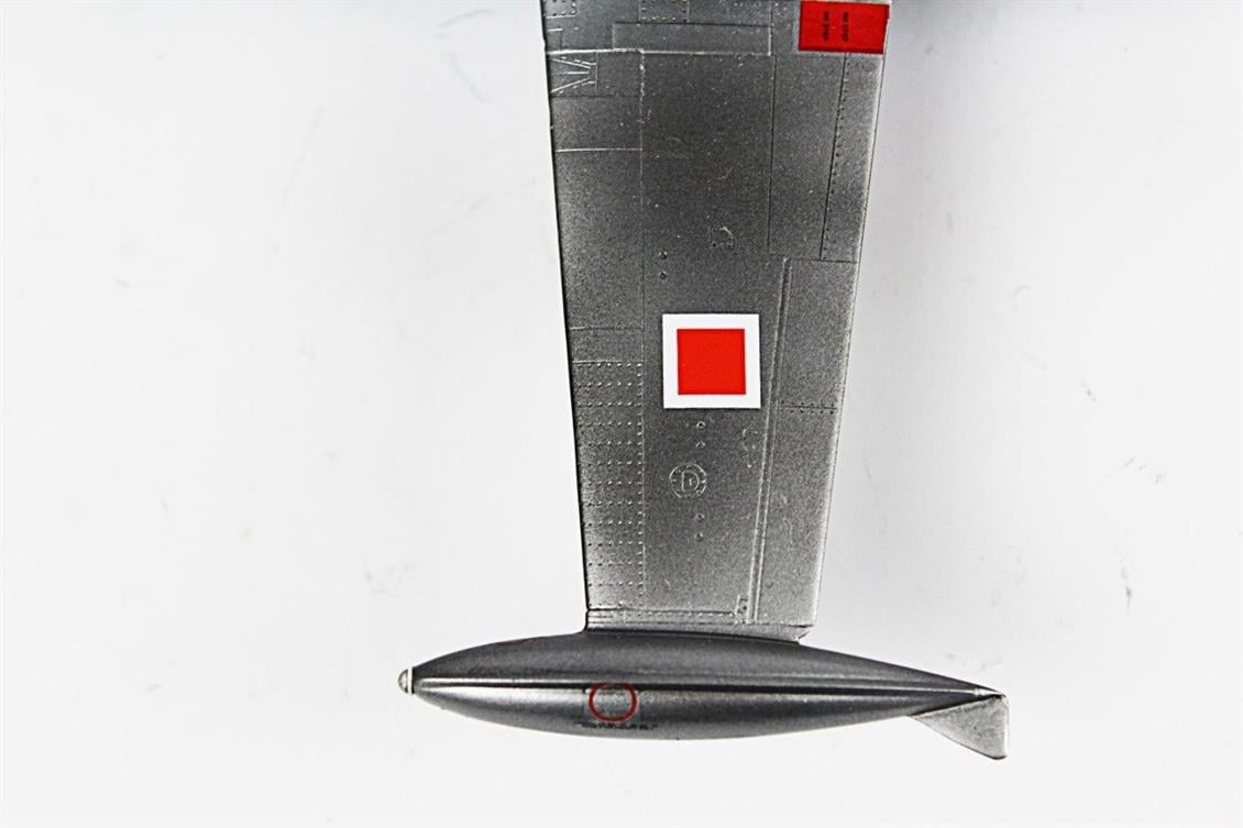 QD064 1/72 F-84G Thunderjet Sergilemeye Hazır Plastik Uçak Modeli
