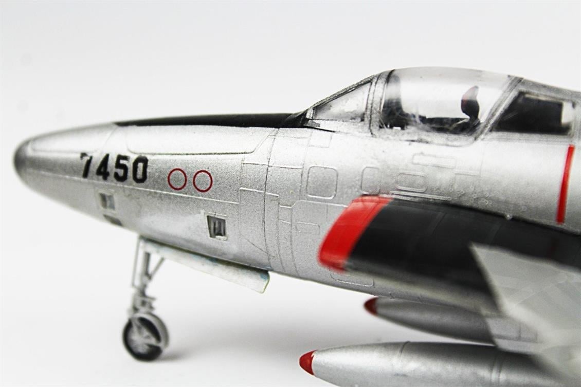 QD065 1/72 RF-84F Thunderflash Sergilemeye Hazır Plastik Uçak Modeli