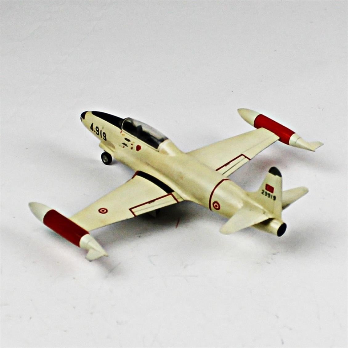 QD066 1/72 T-33A Shooting Star Sergilemeye Hazır Plastik Uçak Modeli