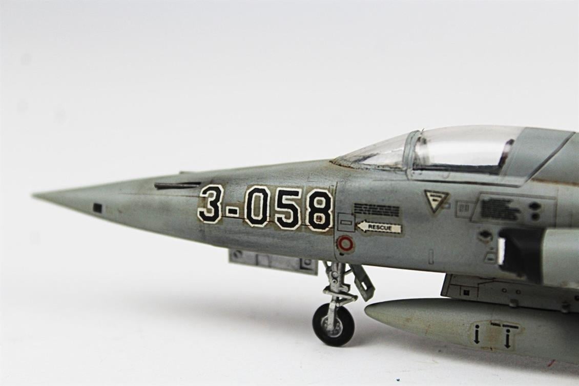 QD067 1/72 F-5N Freedom Fighter Sergilemeye Hazır Plastik Uçak Modeli