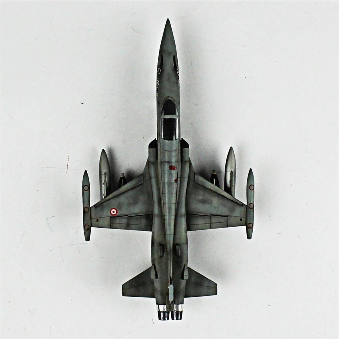 QD067 1/72 F-5N Freedom Fighter Sergilemeye Hazır Plastik Uçak Modeli
