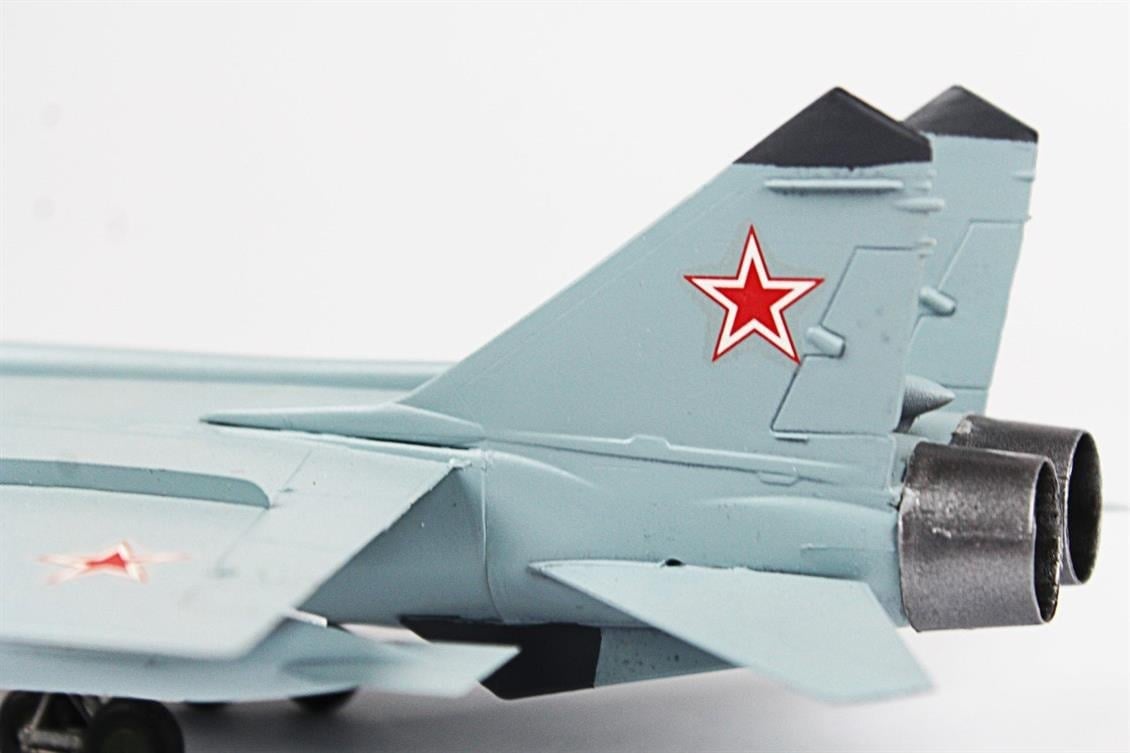 QD070 1/72 MIG-31 BS Foxhound Sergilemeye Hazır Plastik Uçak Modeli