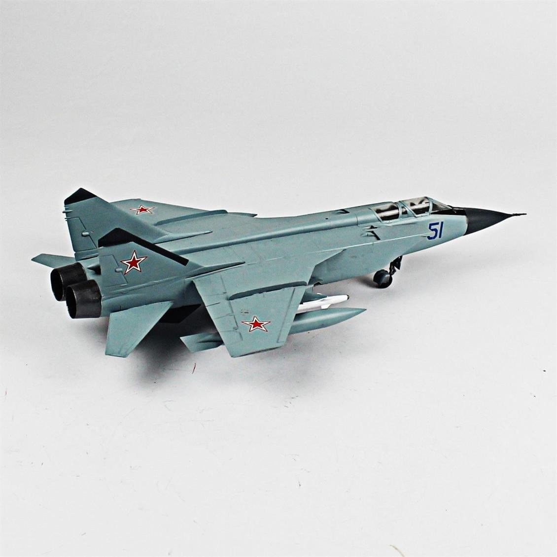 QD070 1/72 MIG-31 BS Foxhound Sergilemeye Hazır Plastik Uçak Modeli