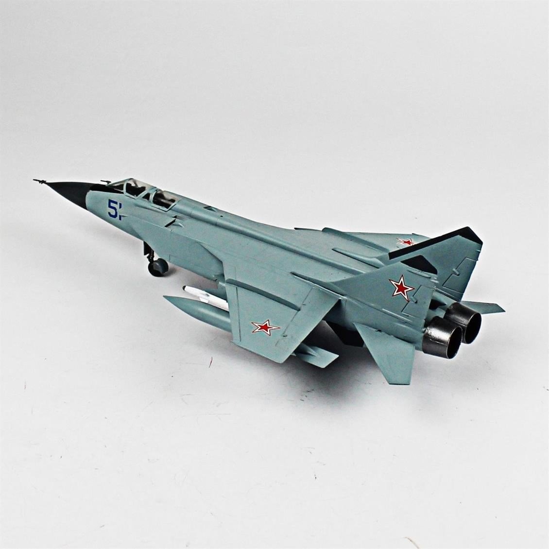 QD070 1/72 MIG-31 BS Foxhound Sergilemeye Hazır Plastik Uçak Modeli
