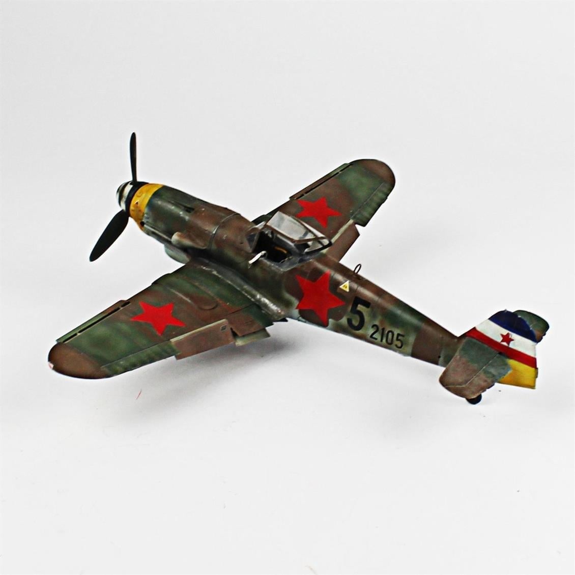 QD071 1/32 Messerschmitt Bf 109 G-10 Sergilemeye Hazır Plastik Uçak Modeli