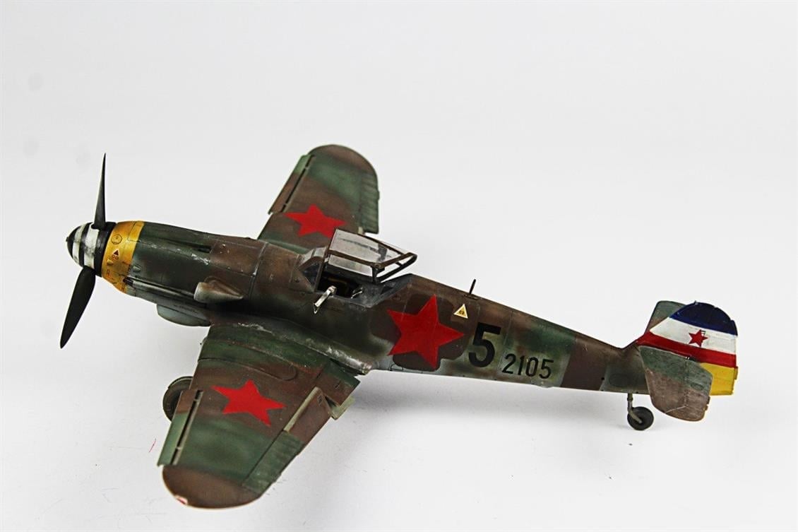 QD071 1/32 Messerschmitt Bf 109 G-10 Sergilemeye Hazır Plastik Uçak Modeli