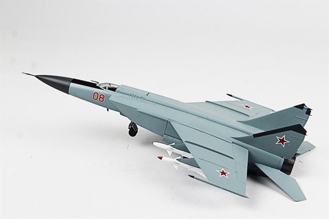 QD072 1/72 MIG-25 A Foxbot Sergilemeye Hazır Plastik Uçak Modeli