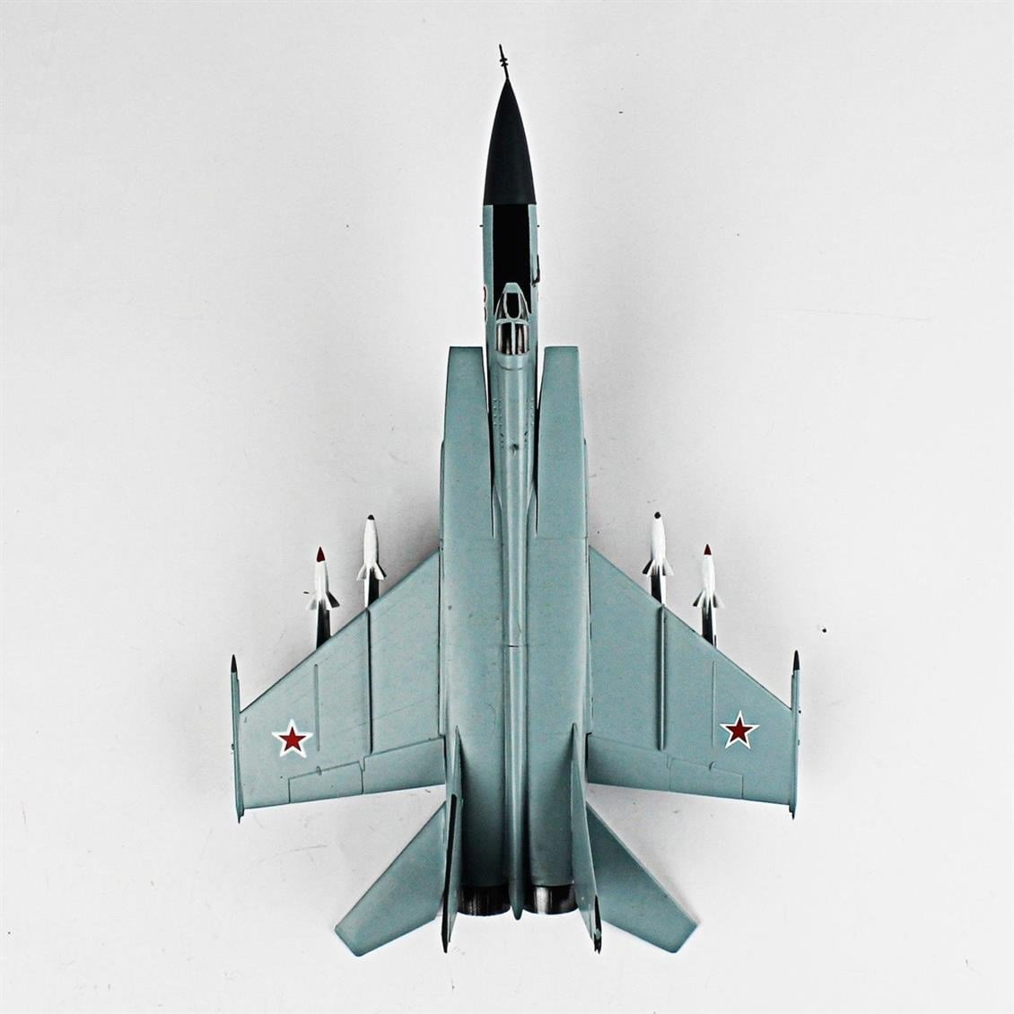 QD072 1/72 MIG-25 A Foxbot Sergilemeye Hazır Plastik Uçak Modeli