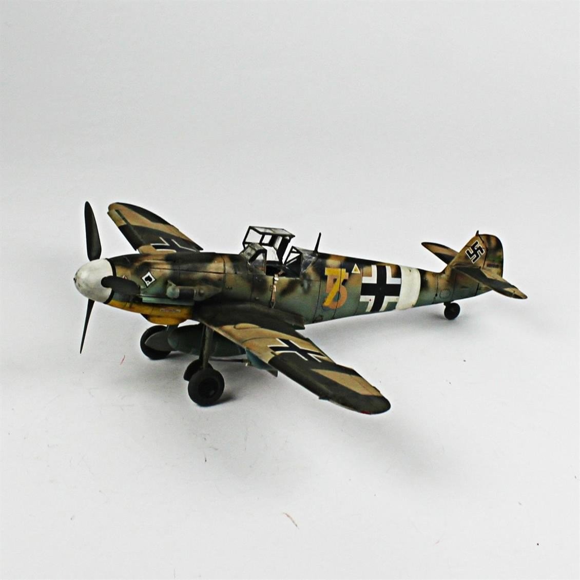 QD073 1/32 BF-109F Sergilemeye Hazır Plastik Uçak Modeli