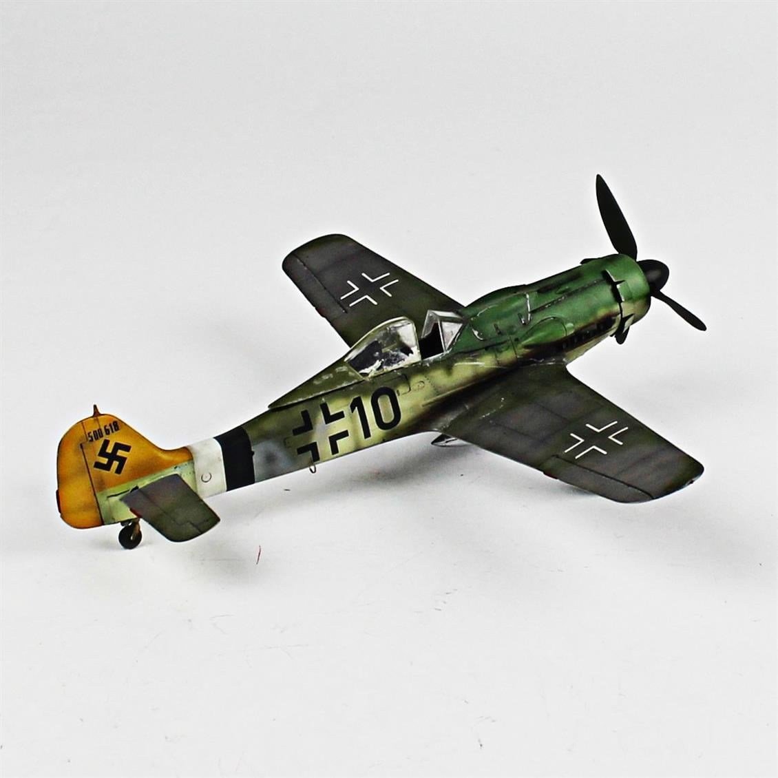 QD077 1/48 Focke-Wulf 190 D-9 Sergilemeye Hazır Plastik Uçak Modeli