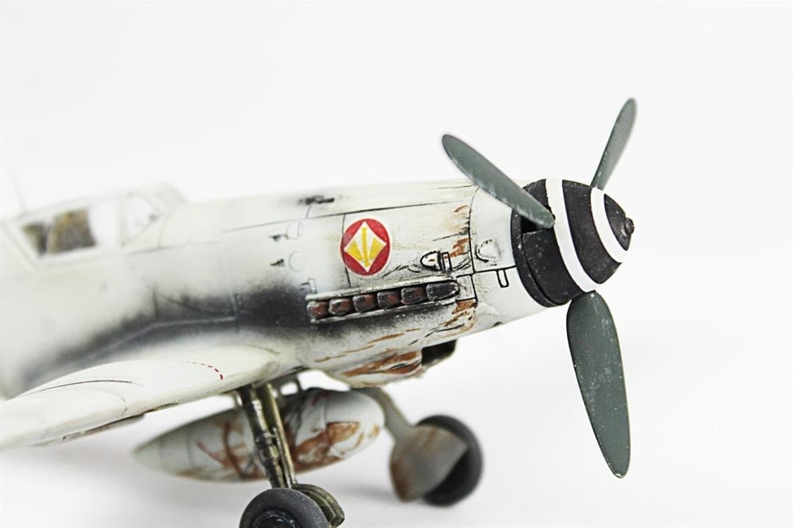 QD079 1/48 Messerschmitt Bf 109 G-10 Sergilemeye Hazır Plastik Uçak Modeli