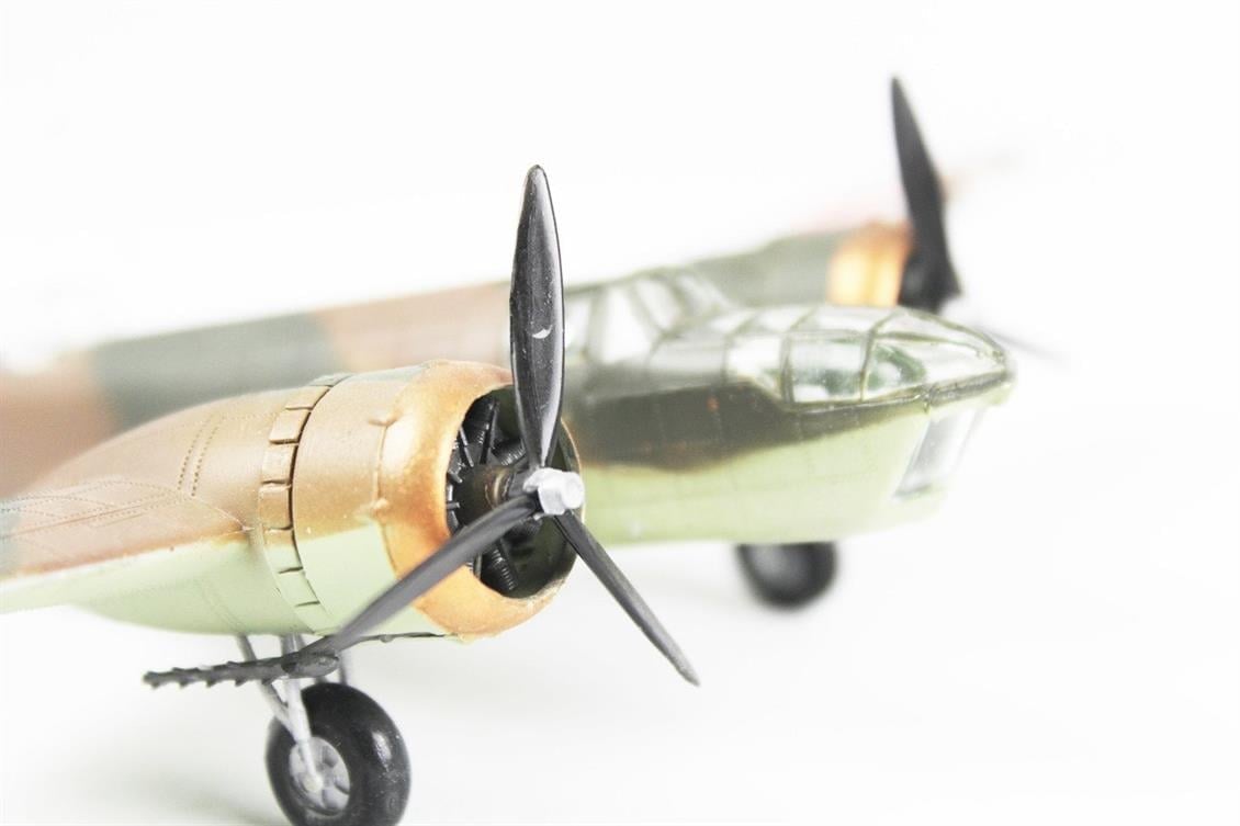 QD080 1/72 Bristol Blenheim MK5 Sergilemeye Hazır Plastik Uçak Modeli