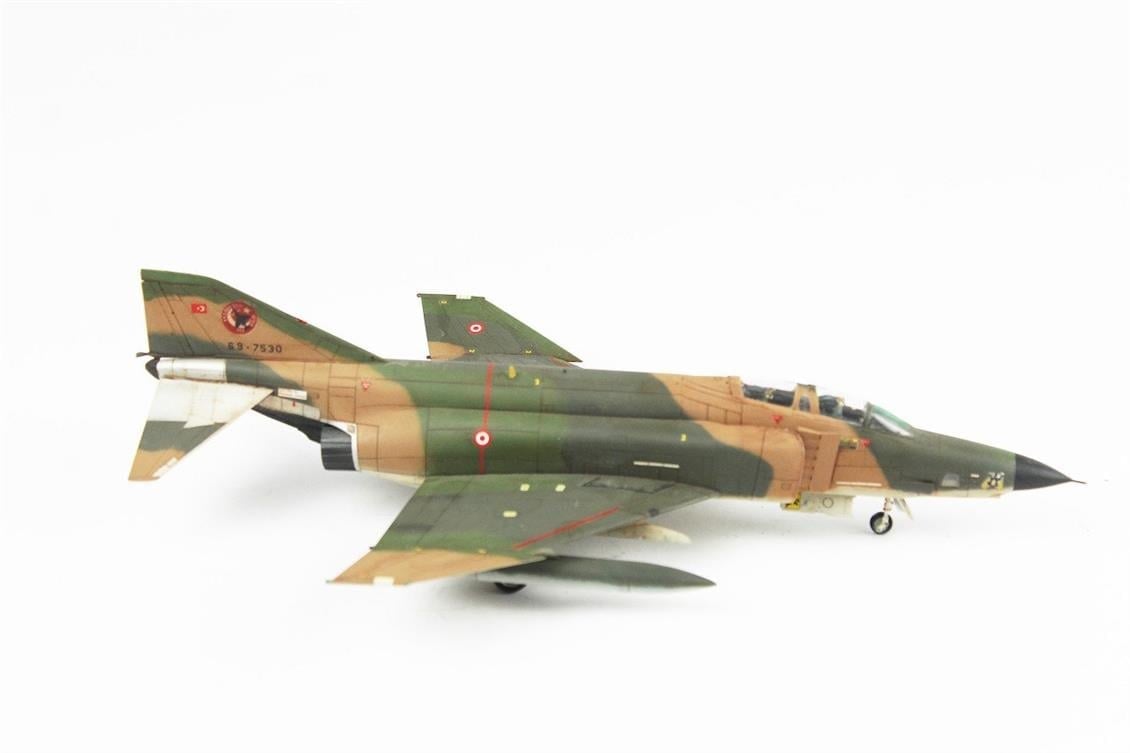 QD082 1/72 RF-4E Phantom II Sergilemeye Hazır Plastik Uçak Modeli