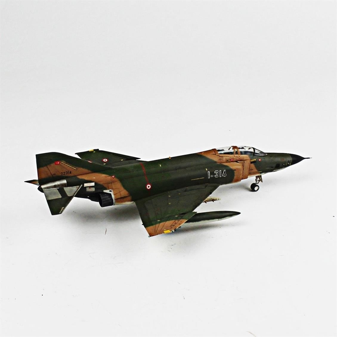 QD083 1/72 RF-4E Phantom II Sergilemeye Hazır Plastik Uçak Modeli