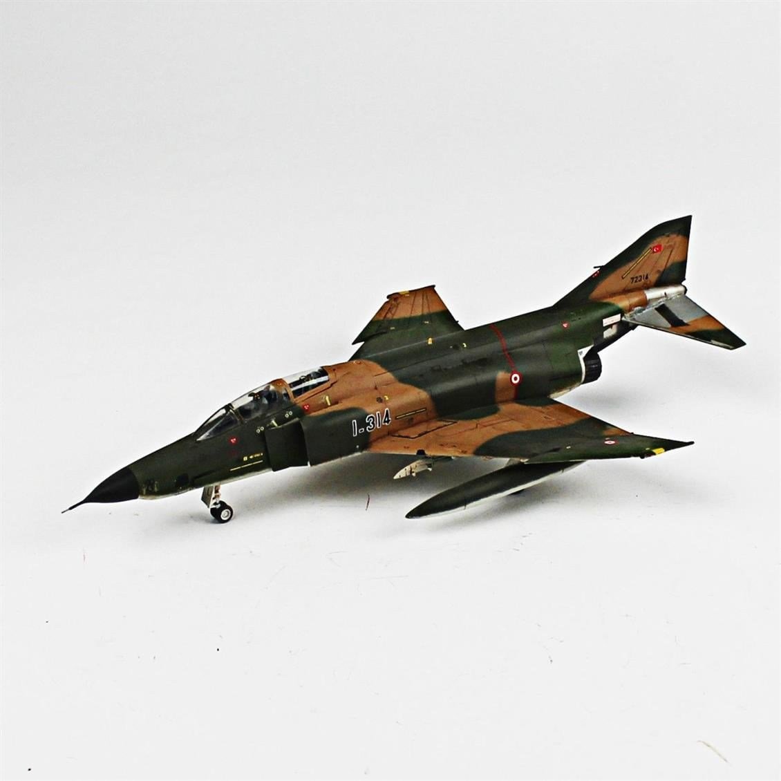 QD083 1/72 RF-4E Phantom II Sergilemeye Hazır Plastik Uçak Modeli