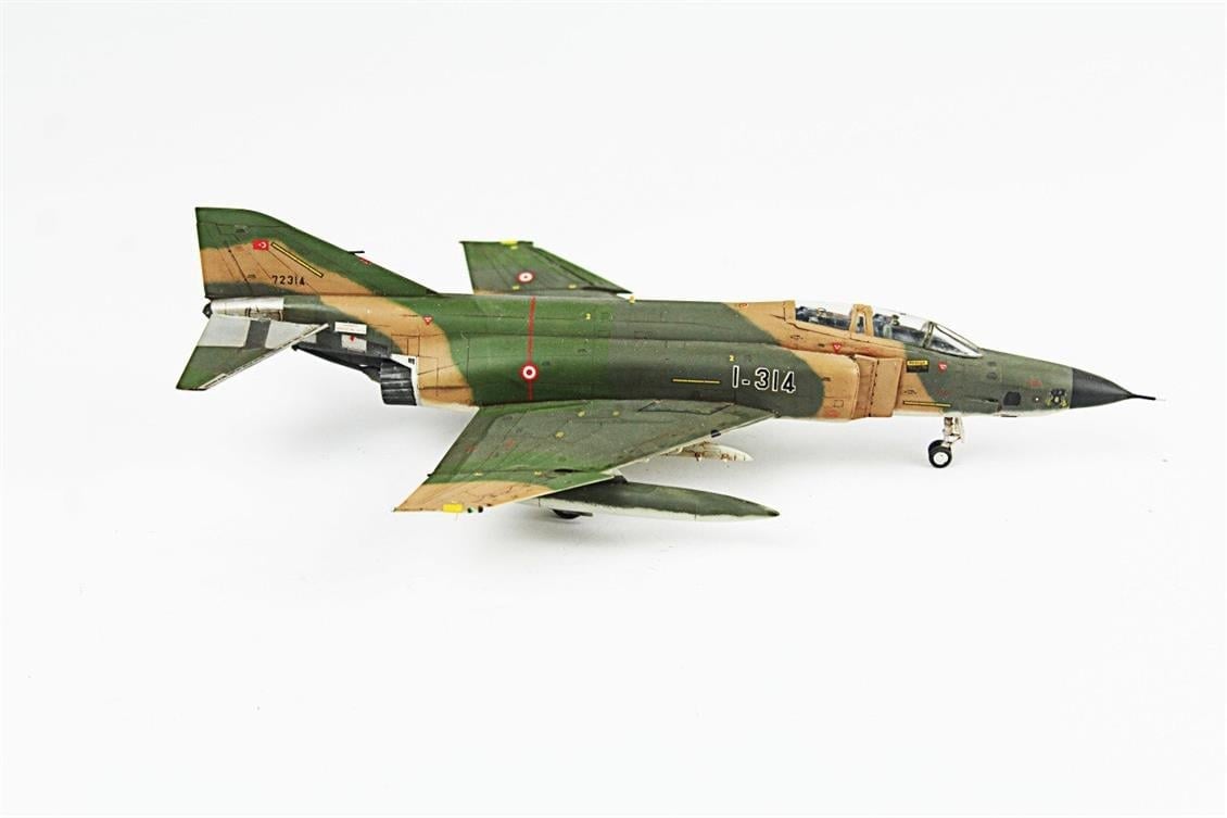 QD083 1/72 RF-4E Phantom II Sergilemeye Hazır Plastik Uçak Modeli