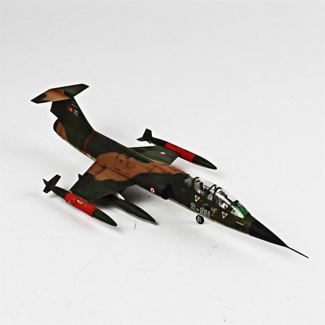 QD087 1/72 TF-104G Starfighter Sergilemeye Hazır Plastik Uçak Modeli