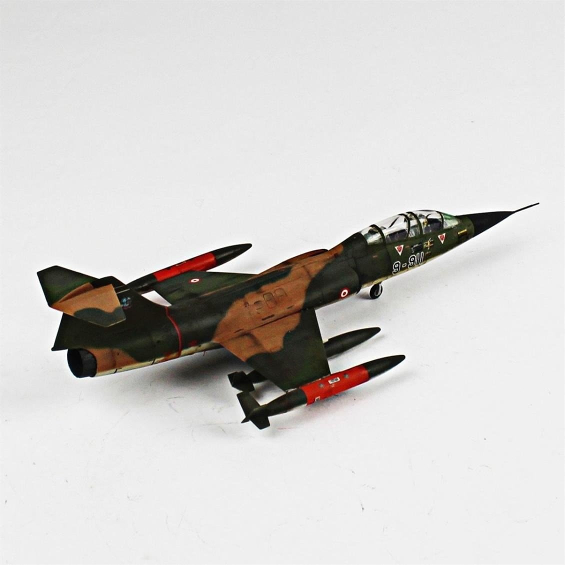 QD087 1/72 TF-104G Starfighter Sergilemeye Hazır Plastik Uçak Modeli