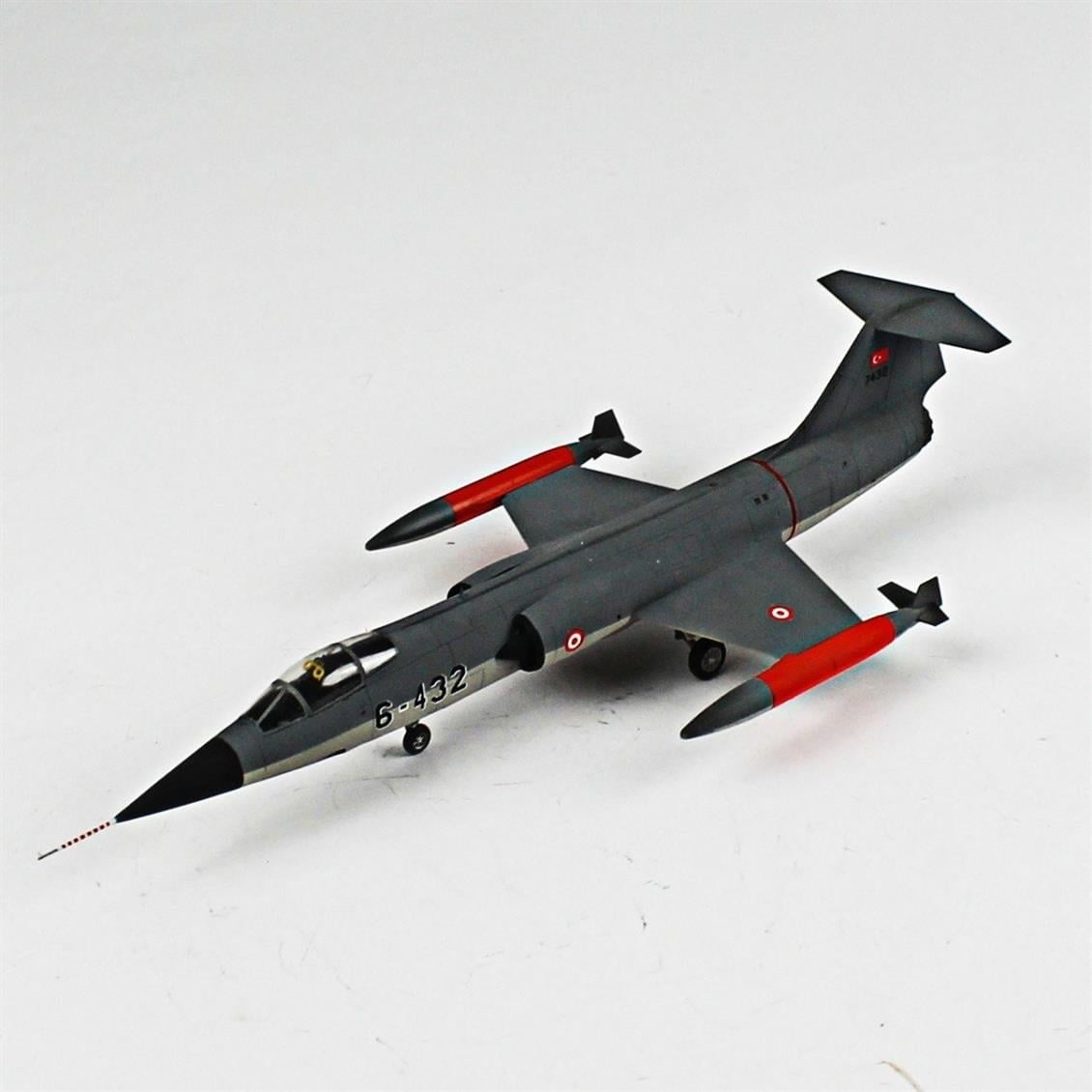 QD088 1/72 F-104G Starfighter Sergilemeye Hazır Plastik Uçak Modeli