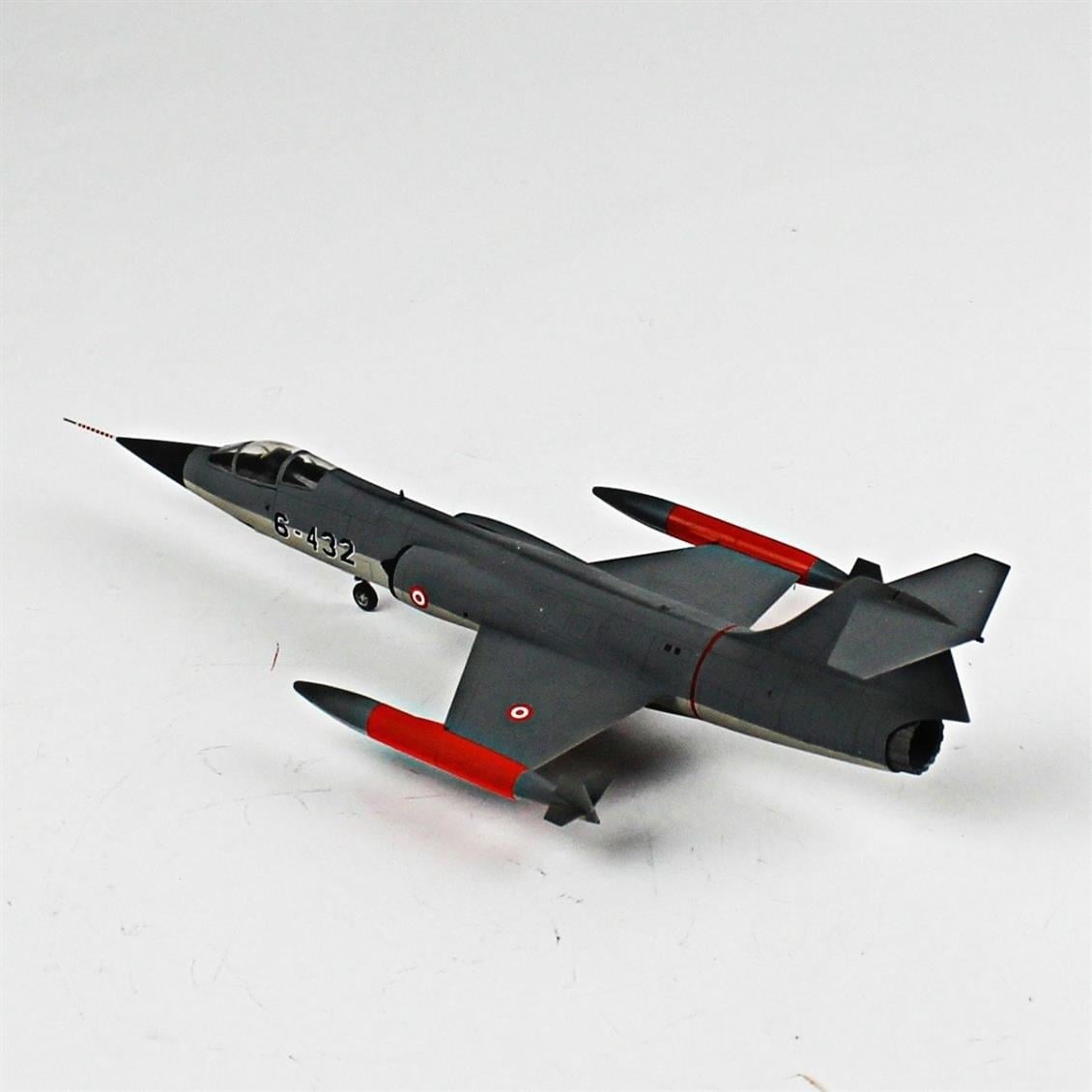 QD088 1/72 F-104G Starfighter Sergilemeye Hazır Plastik Uçak Modeli