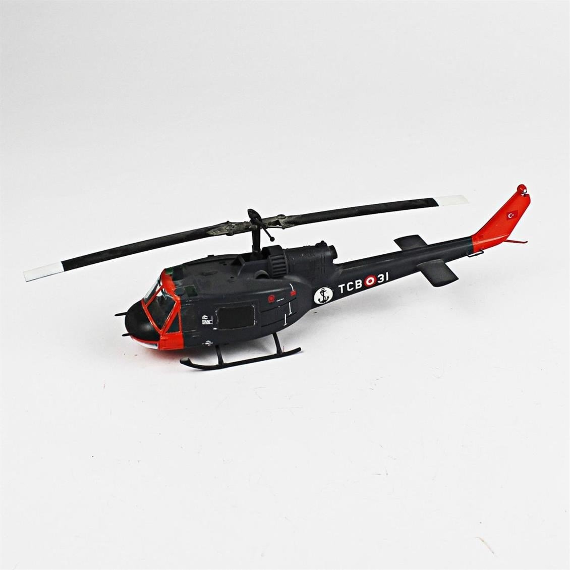 QD092 1/48 AB-204 Sergilemeye Hazır Plastik Uçak Modeli