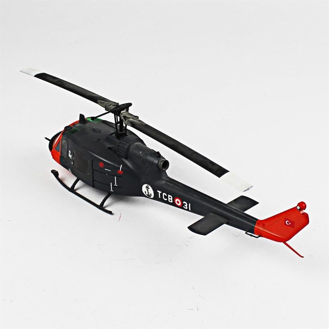 QD092 1/48 AB-204 Sergilemeye Hazır Plastik Uçak Modeli