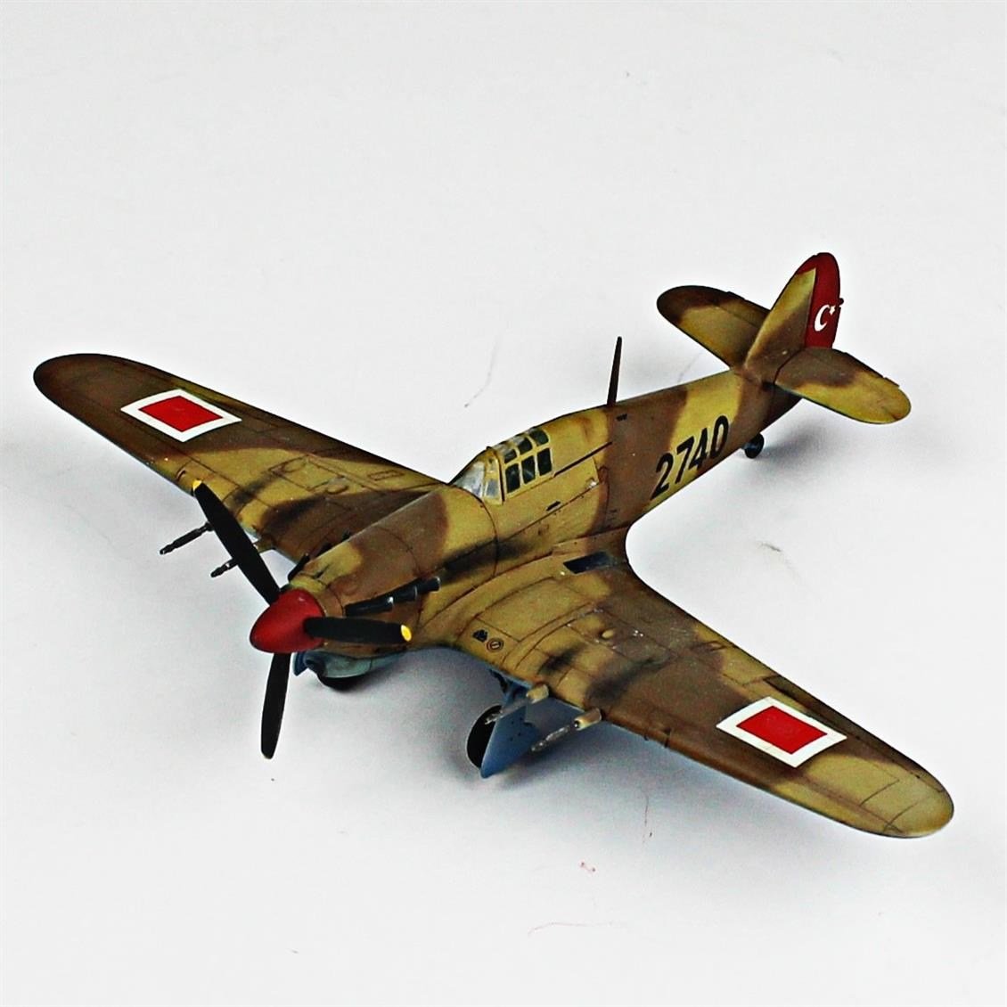 QD093 1/72 Hurricane Mk.II Sergilemeye Hazır Plastik Uçak Modeli