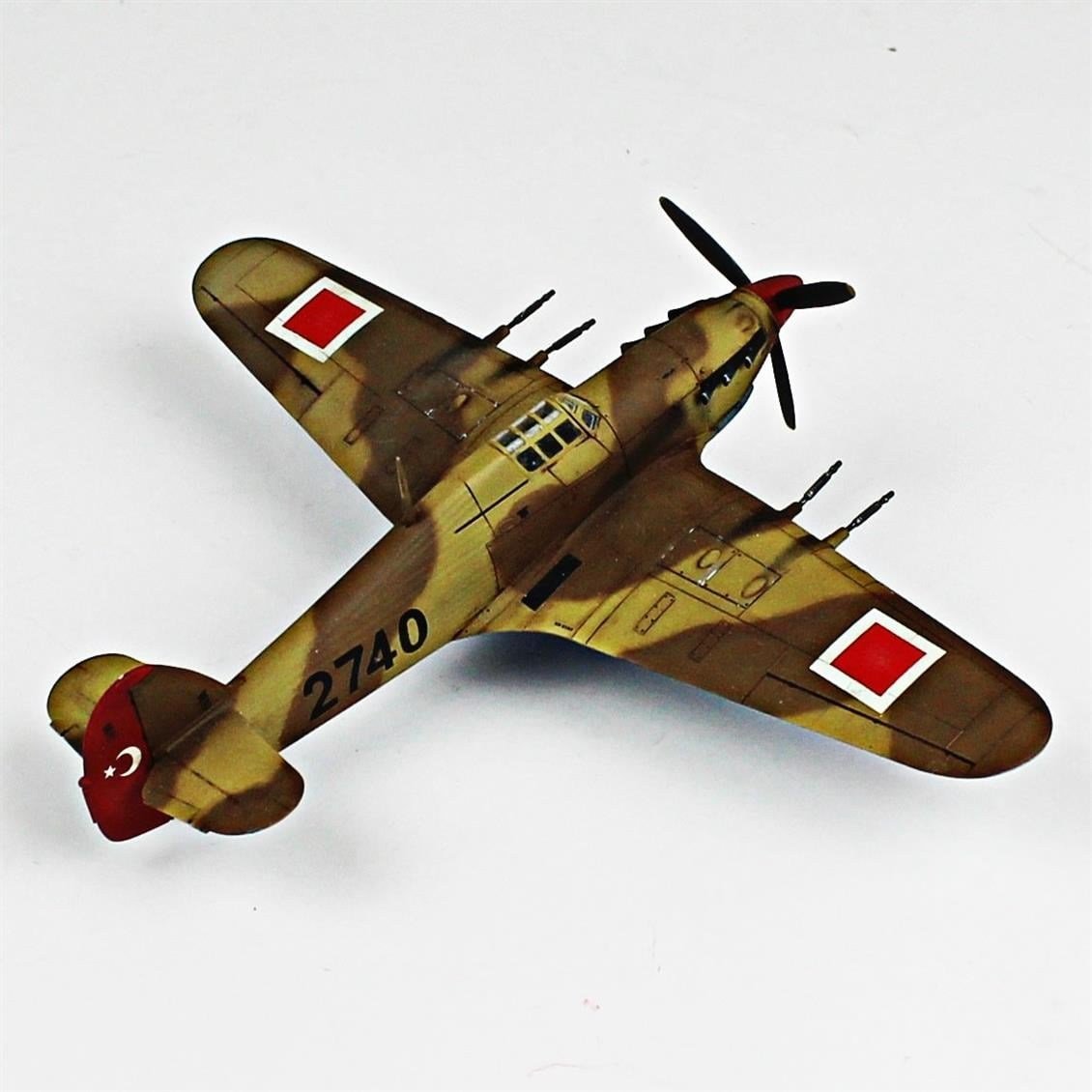 QD093 1/72 Hurricane Mk.II Sergilemeye Hazır Plastik Uçak Modeli