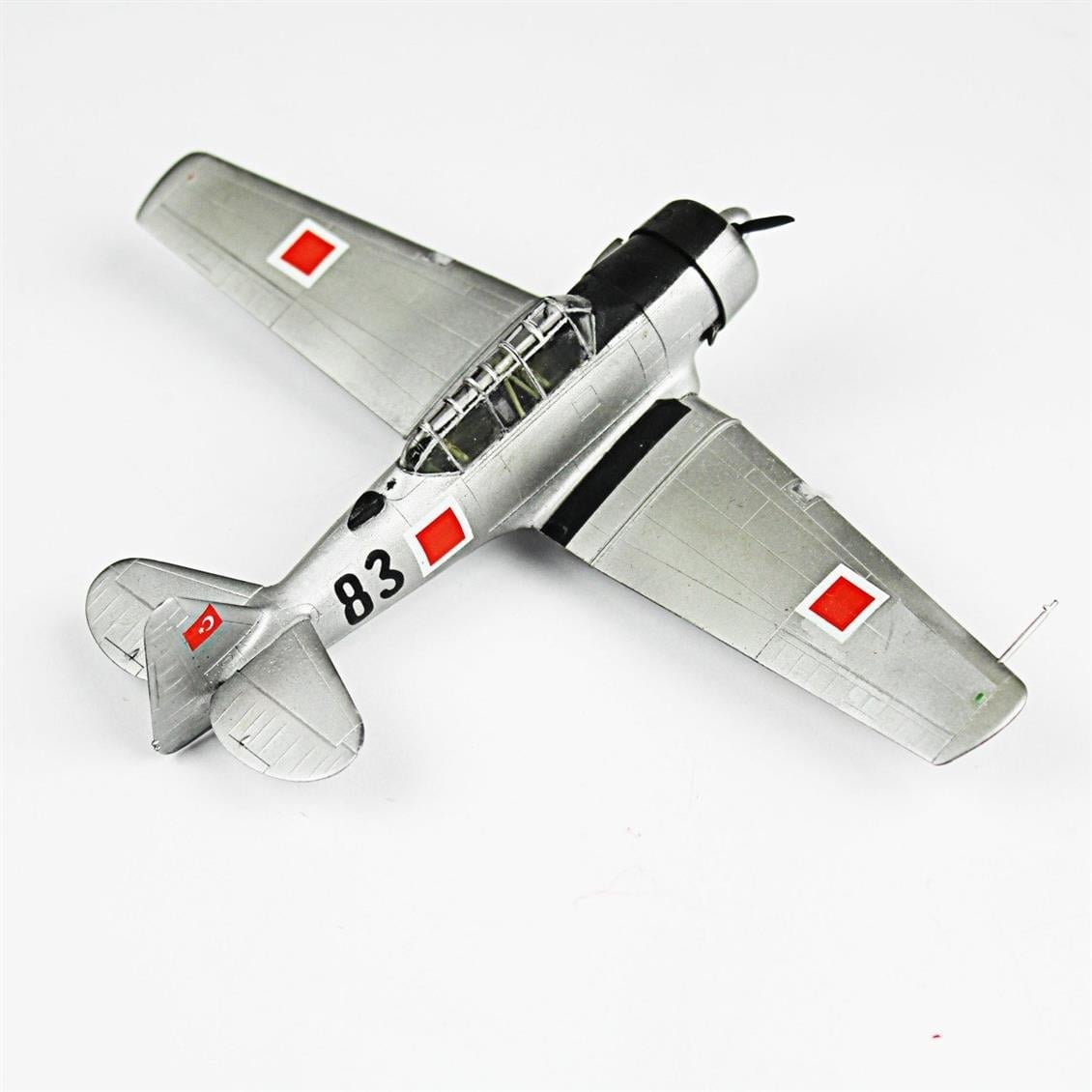 QD094 1/72 T-6E Texan Sergilemeye Hazır Plastik Uçak Modeli