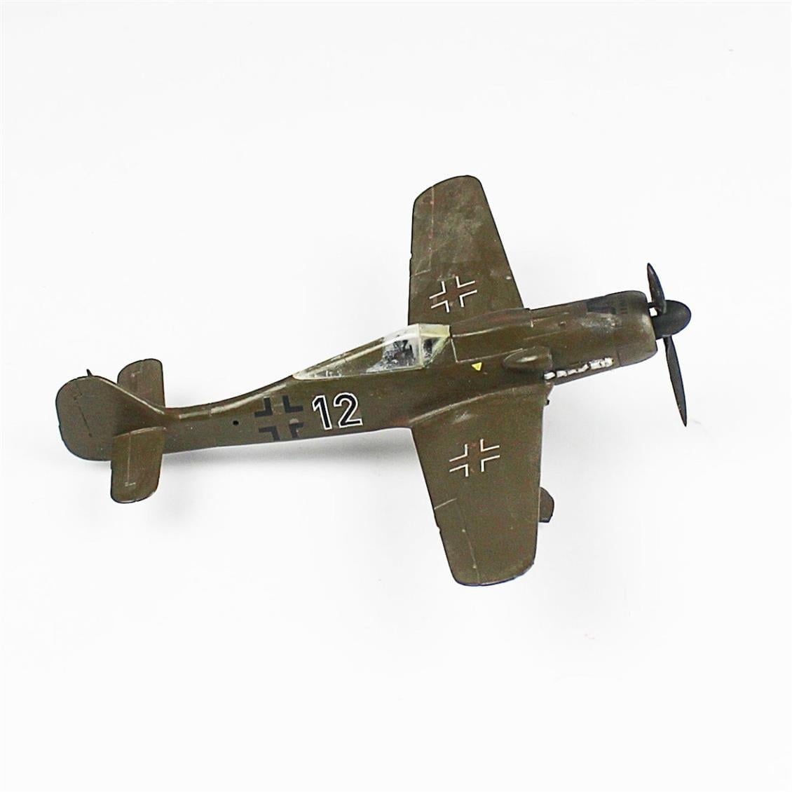 QD096 1/72 Focke-Wulf 190 D Sergilemeye Hazır Plastik Uçak Modeli