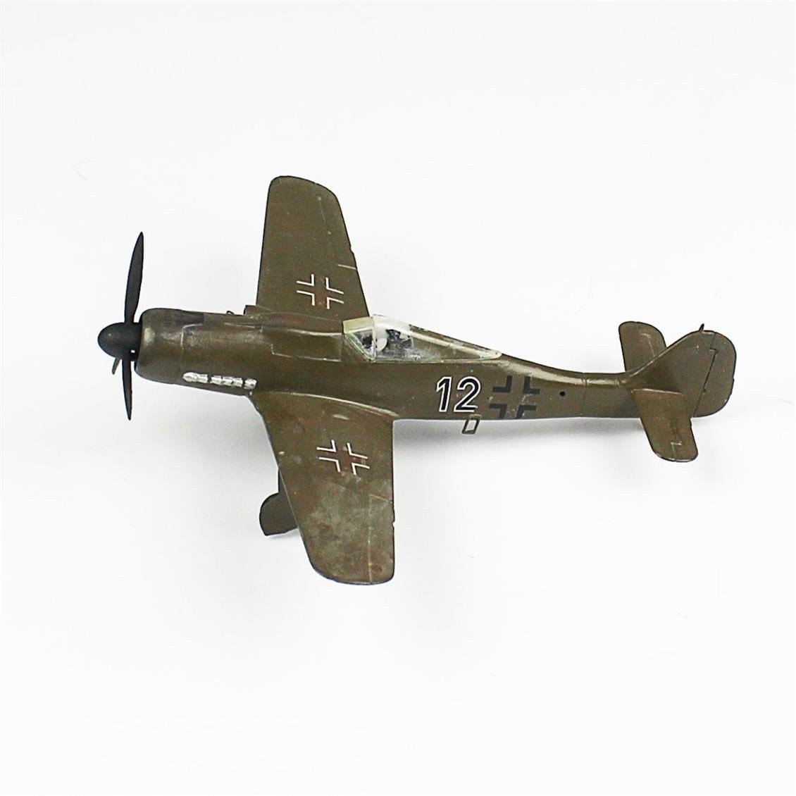 QD096 1/72 Focke-Wulf 190 D Sergilemeye Hazır Plastik Uçak Modeli