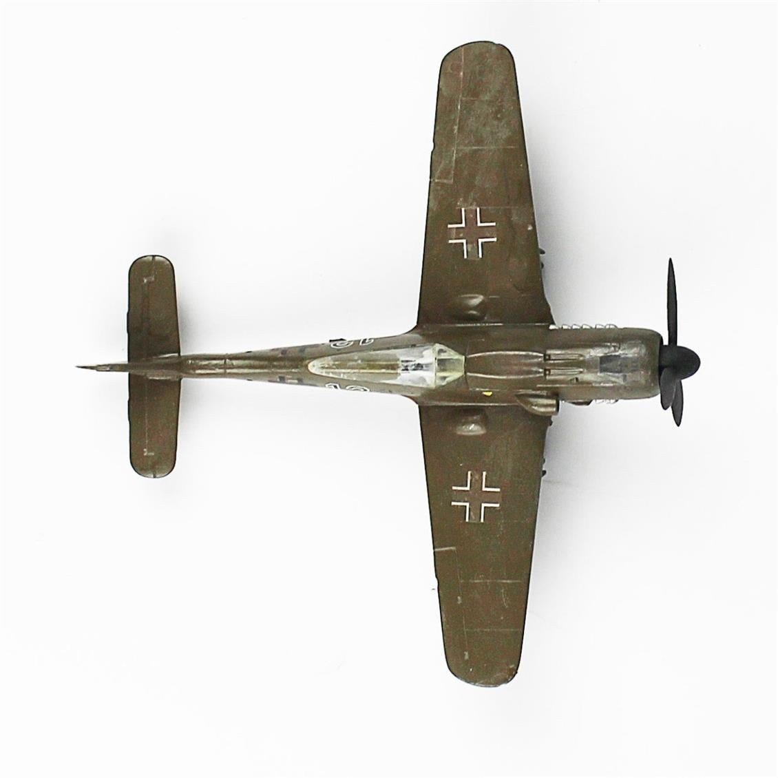 QD096 1/72 Focke-Wulf 190 D Sergilemeye Hazır Plastik Uçak Modeli