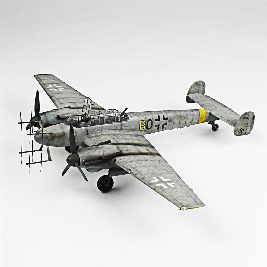 QD097 1/48 Messerschmitt Bf 110 G Sergilemeye Hazır Plastik Uçak Modeli