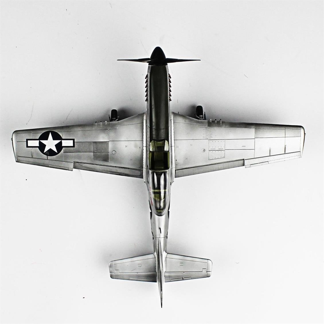 QD099 1/48 P-51D Mustang Sergilemeye Hazır Plastik Uçak Modeli