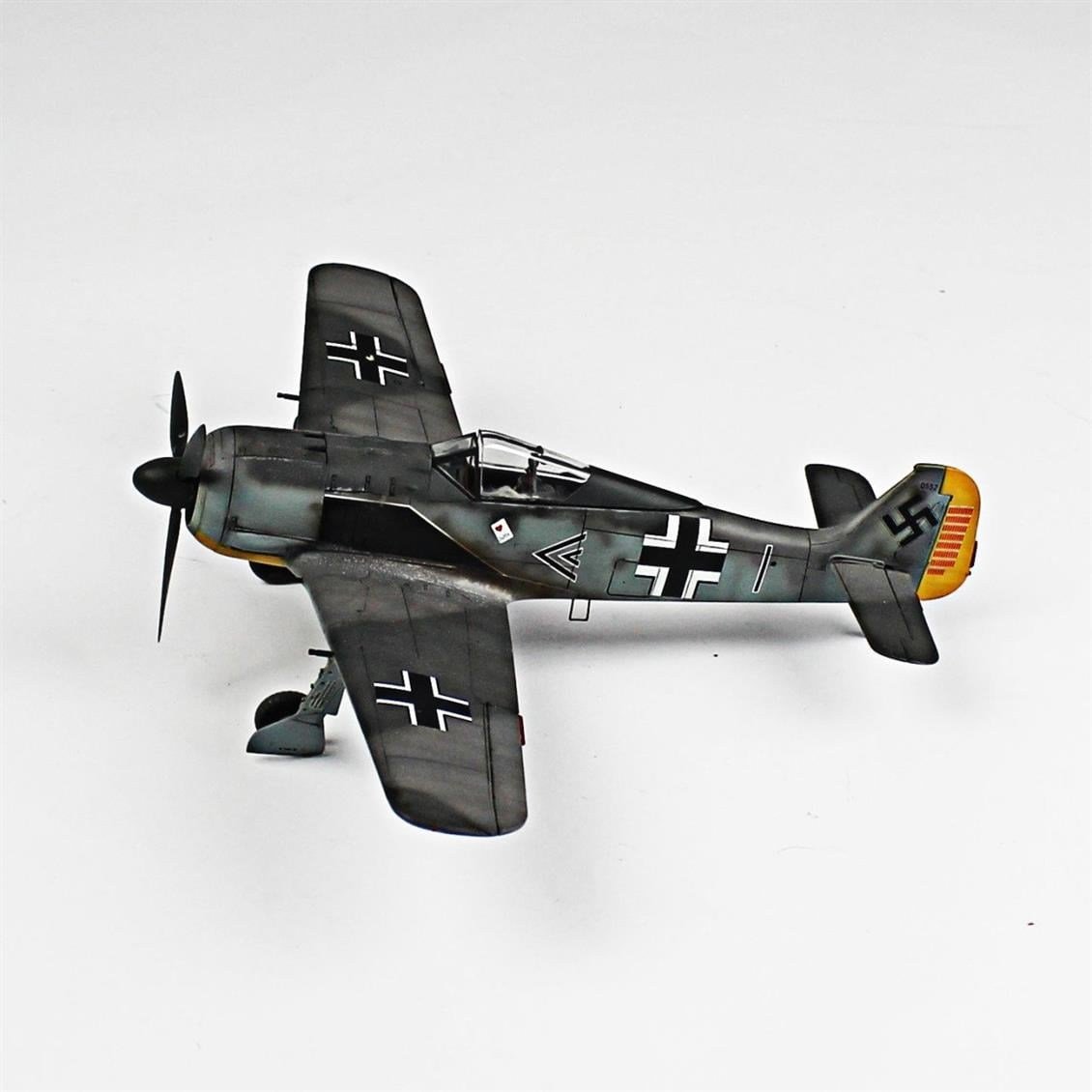 QD100 1/48 Focke-Wulf 190 A Sergilemeye Hazır Plastik Uçak Modeli