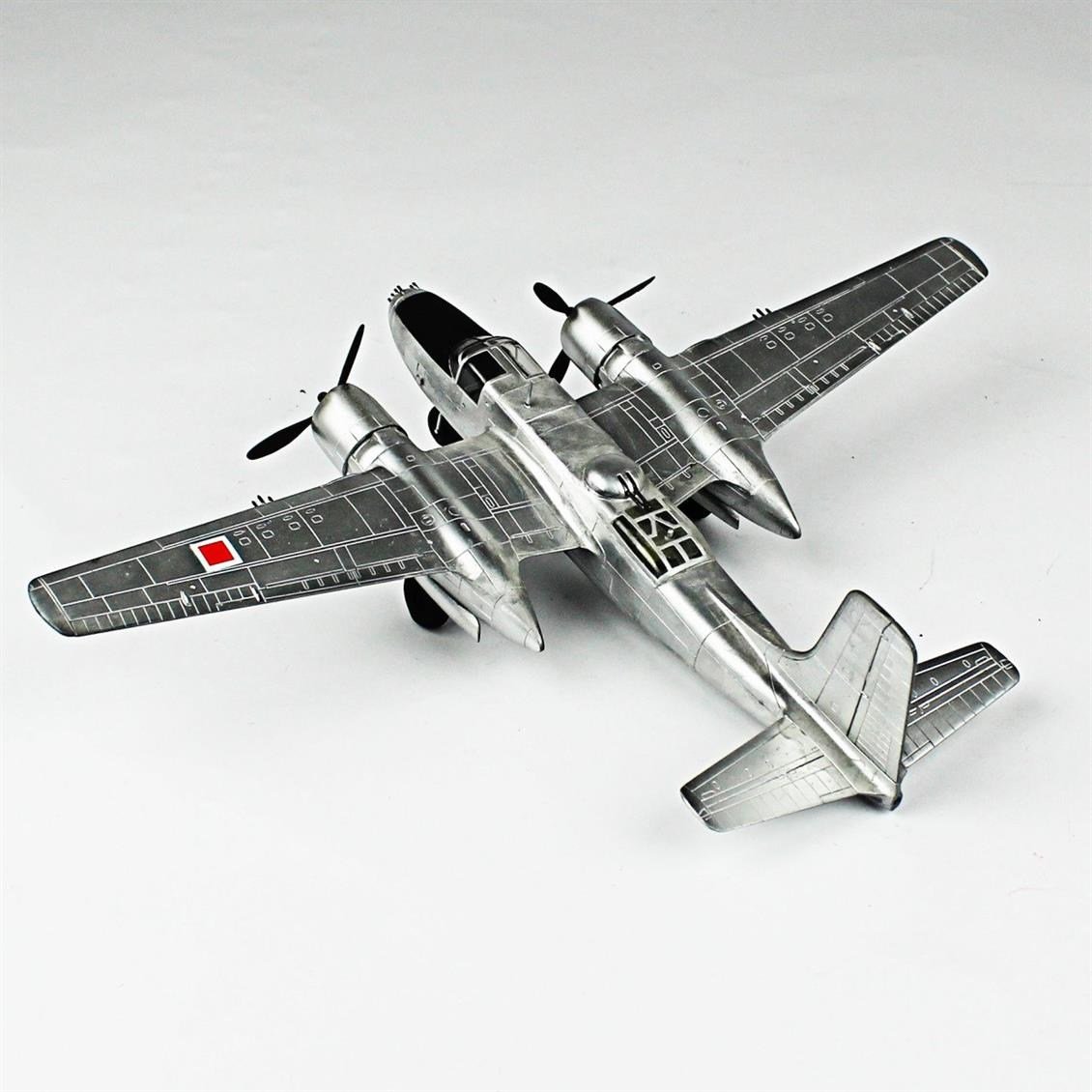 QD104 1/72 A-26B Invader Sergilemeye Hazır Plastik Uçak Modeli