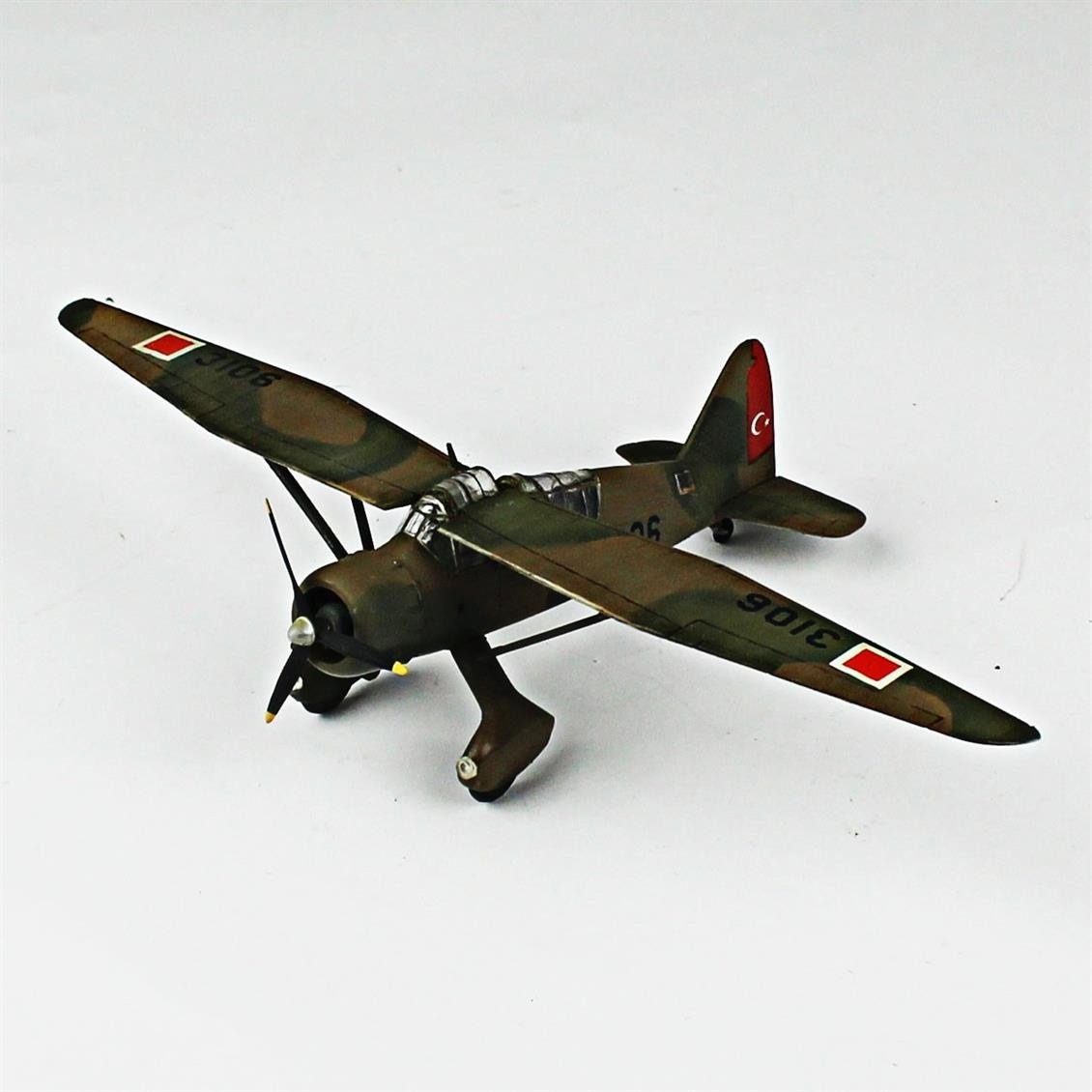 QD105 1/72 Lysander Sergilemeye Hazır Plastik Uçak Modeli