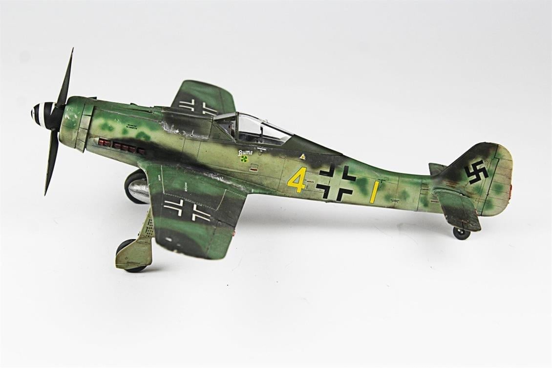 QD106 1/32 Focke-Wulf 190 D Sergilemeye Hazır Plastik Uçak Modeli