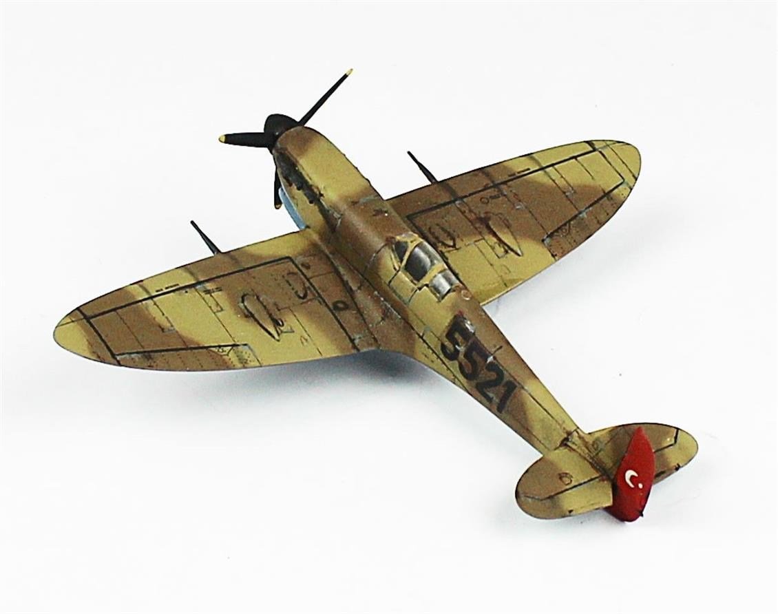 QD108 1/72 Spitfire Mk.V Sergilemeye Hazır Plastik Uçak Modeli