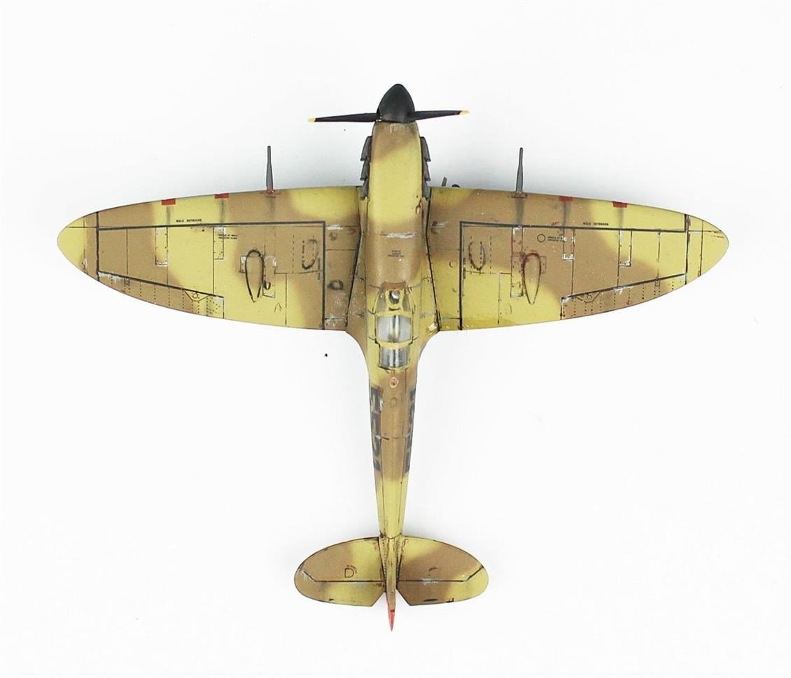 QD108 1/72 Spitfire Mk.V Sergilemeye Hazır Plastik Uçak Modeli