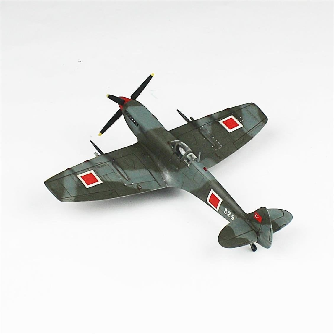 QD110 1/72 Spitfire Mk.IXE Sergilemeye Hazır Plastik Uçak Modeli
