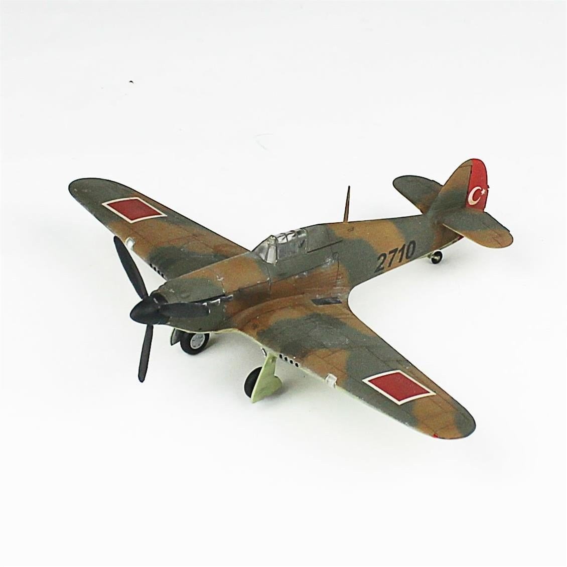 QD111 1/72 Hurricane Mk.II Sergilemeye Hazır Plastik Uçak Modeli