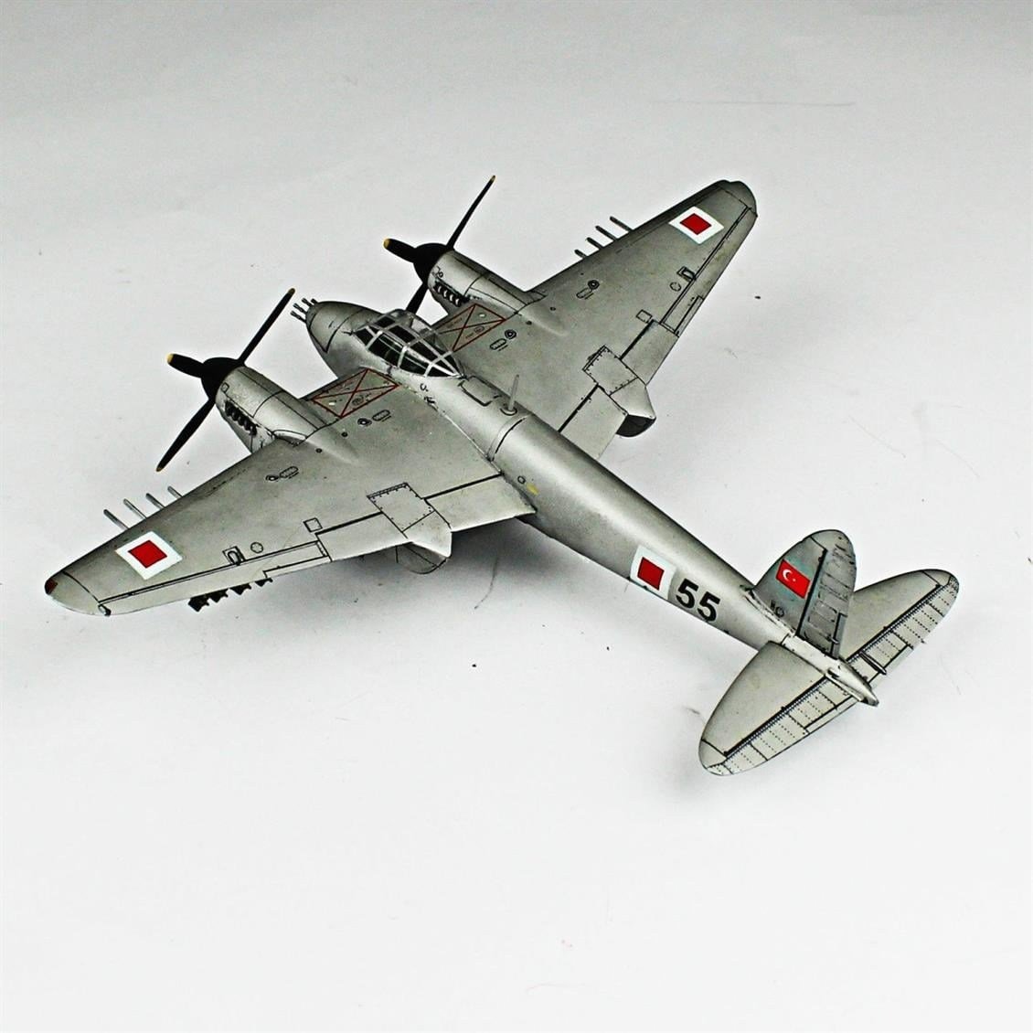 QD118 1/72 Mosquito TFMX Sergilemeye Hazır Plastik Uçak Modeli