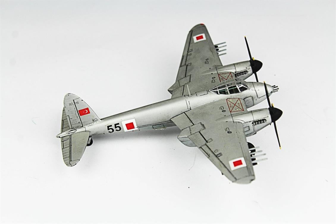 QD118 1/72 Mosquito TFMX Sergilemeye Hazır Plastik Uçak Modeli