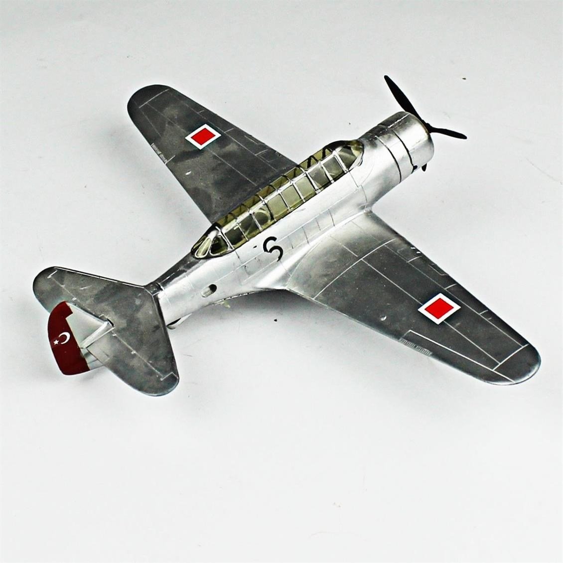 QD119 1/48 Wultee BT. Sergilemeye Hazır Plastik Uçak Modeli