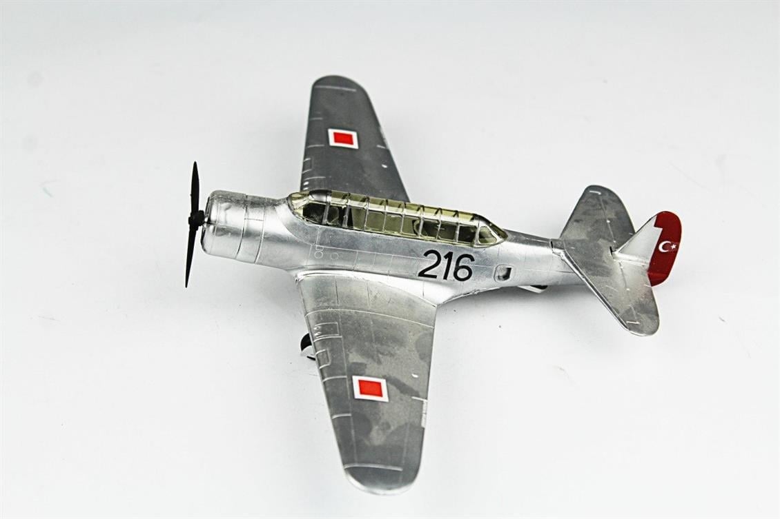 QD119 1/48 Wultee BT. Sergilemeye Hazır Plastik Uçak Modeli