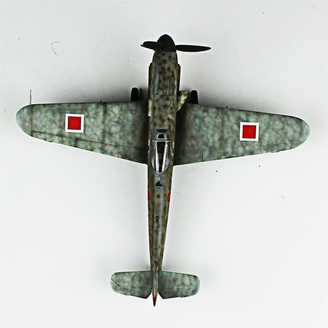 QD120 1/72 Messerschmitt Bf 190 F-Whiff Sergilemeye Hazır Plastik Uçak Modeli