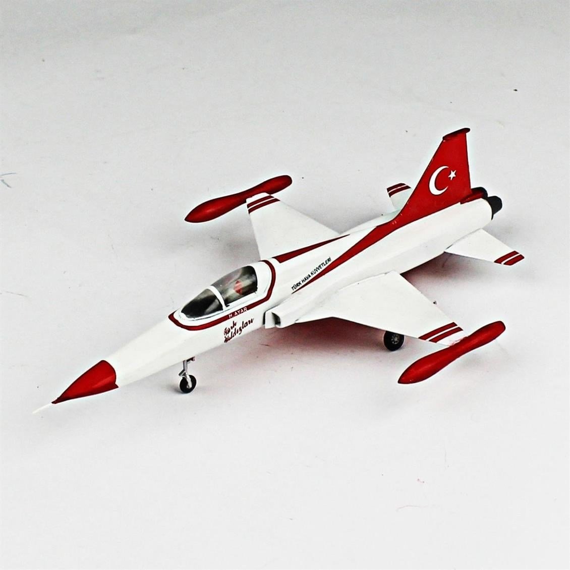 QD126 1/72 F-5N Freedom Fighter Sergilemeye Hazır Plastik Uçak Modeli